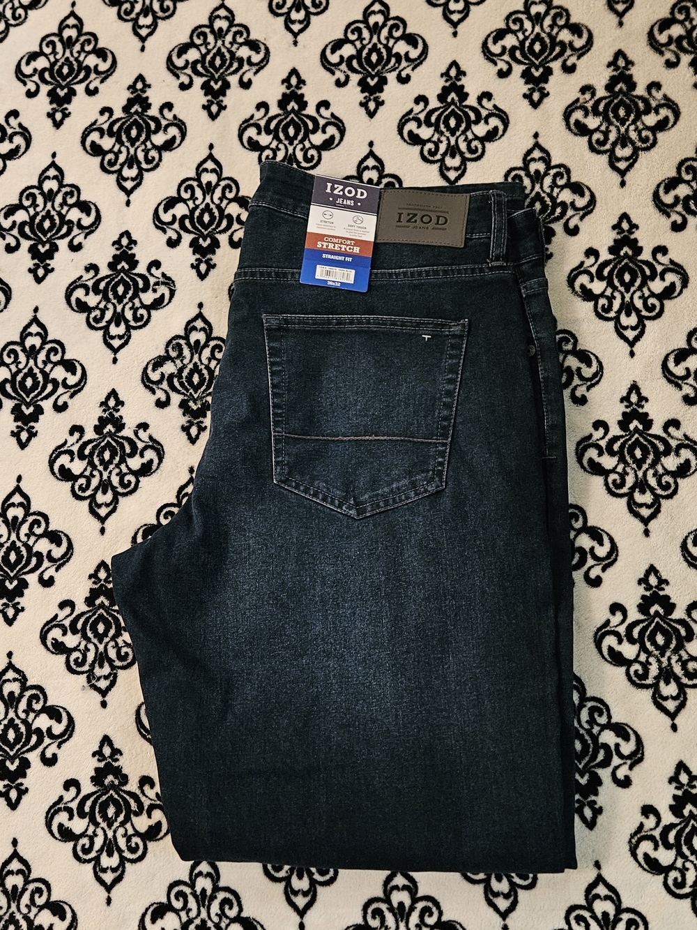 IZOD Men's Straight fit Jeans in Dark Blue